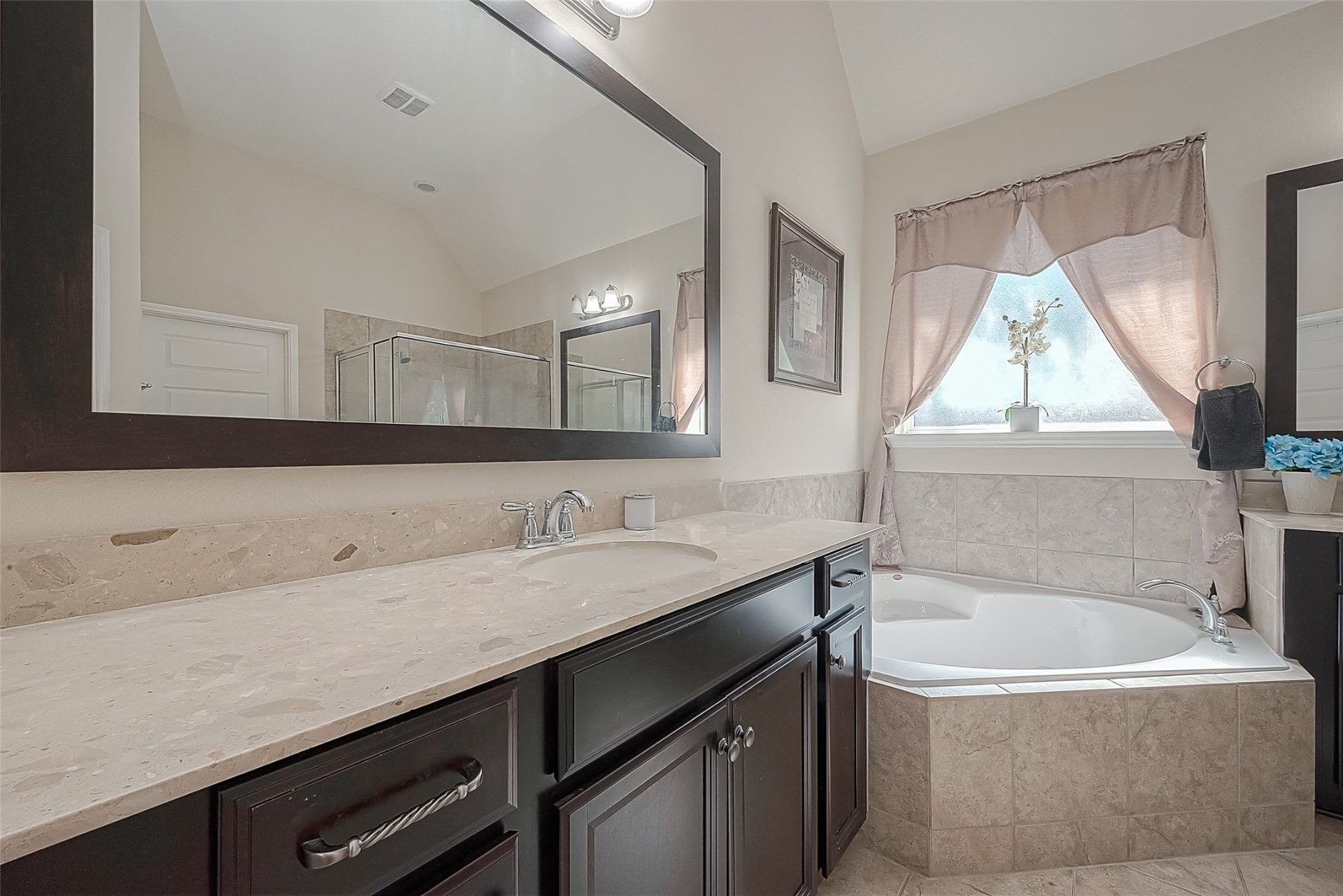 ๐ฅ Subject-To Stunner in Spring TX ๐ฅ๐ฅ Massive 5 Bed / 5 Bath, 3,950 sqft 2014 Build ๐ก Locked-In 4.75% CRAZY RATE ๐ Just $40k Down! ๐ต Built-In Equity, No Bank Qualifying ๐ซ - photo 14