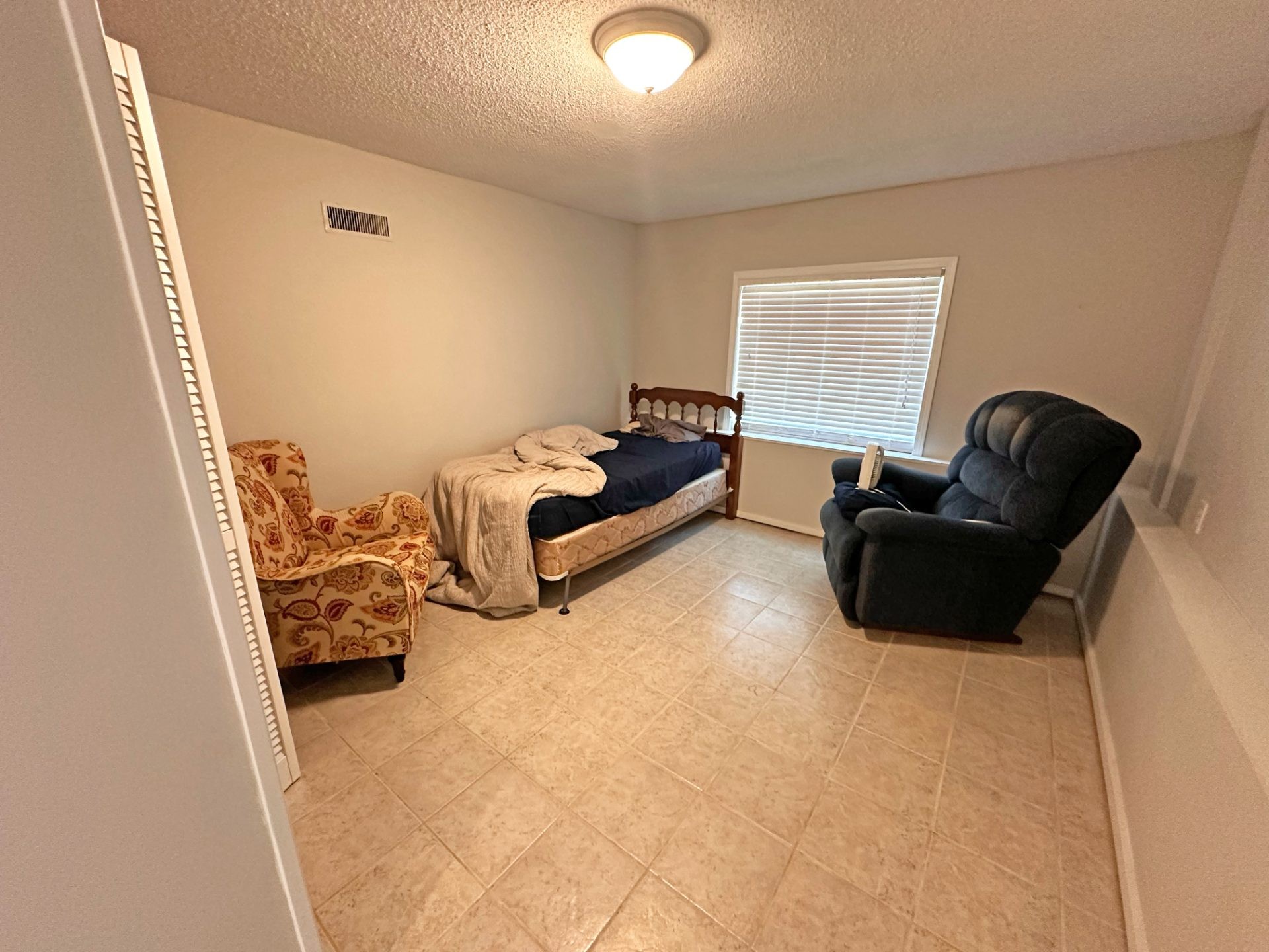 ๐ฅ Subject-To STR Money Maker in Eatonton GA ๐ฅ 4 Bed / 3 Bath, 2,560 sqft on Over an Acre ๐ก Up to $7,000/mo on Airbnb ๐ฐ Just $25k Down + CC to Take Over ๐ Private Lake Access Community ๐ค No Bank Qualifying ๐ซ - photo 11
